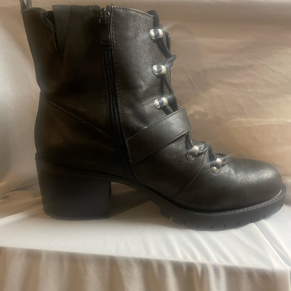 Torrid Size 10 Stylish Black Ankle Boots - Picture 4 of 9